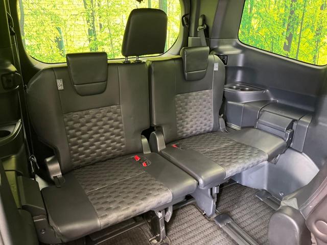 ヴォクシー Ｓ－Ｚ　両側電動ドア　後席モニター　バックカメラ　衝突被害軽減システム　レーダークルーズ　禁煙車　シートヒーター　ドラレコ　コーナーセンサー　スマートキー　ＬＥＤヘッド　ＥＴＣ２．０（10枚目）