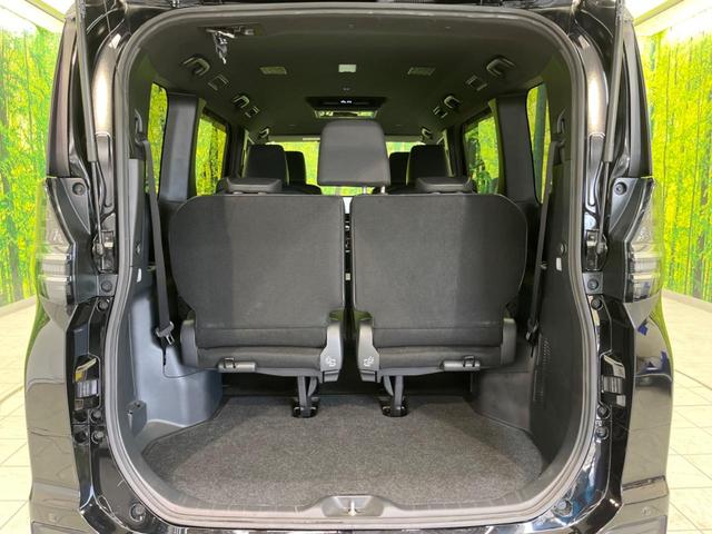 ヴォクシー Ｓ－Ｚ　両側電動ドア　後席モニター　バックカメラ　衝突被害軽減システム　レーダークルーズ　禁煙車　シートヒーター　ドラレコ　コーナーセンサー　スマートキー　ＬＥＤヘッド　ＥＴＣ２．０（11枚目）