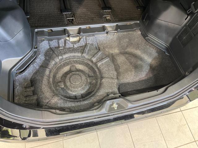 ヴォクシー Ｓ－Ｚ　両側電動ドア　後席モニター　バックカメラ　衝突被害軽減システム　レーダークルーズ　禁煙車　シートヒーター　ドラレコ　コーナーセンサー　スマートキー　ＬＥＤヘッド　ＥＴＣ２．０（35枚目）