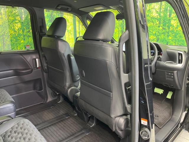 ヴォクシー Ｓ－Ｚ　両側電動ドア　後席モニター　バックカメラ　衝突被害軽減システム　レーダークルーズ　禁煙車　シートヒーター　ドラレコ　コーナーセンサー　スマートキー　ＬＥＤヘッド　ＥＴＣ２．０（41枚目）