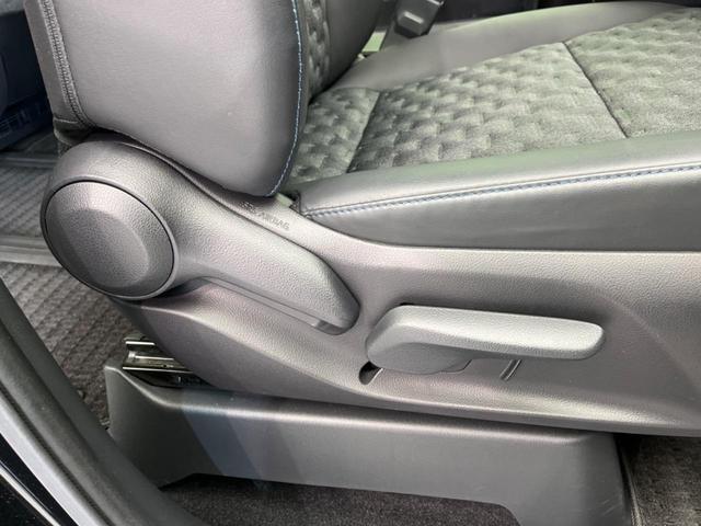 ヴォクシー Ｓ－Ｚ　両側電動ドア　後席モニター　バックカメラ　衝突被害軽減システム　レーダークルーズ　禁煙車　シートヒーター　ドラレコ　コーナーセンサー　スマートキー　ＬＥＤヘッド　ＥＴＣ２．０（42枚目）