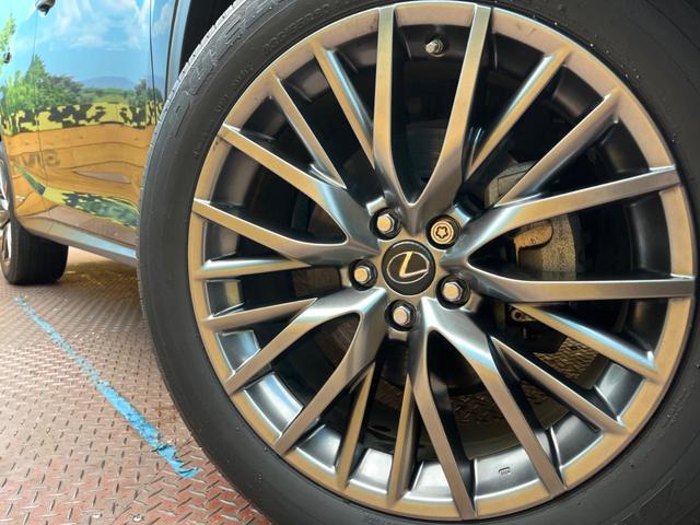 �y�����Q�O�C���`�A���~�z�C�[���z�O�ςɃ}�b�`���������A���~�z�C�[���𑕒����Ă���܂��B�e��ЊO�A���~�z�C�[����A�X�^�b�h���X�^�C�����戵�����Ă���܂��B���񂲑��k����������