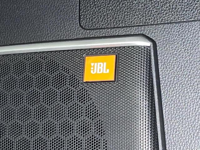 �y�i�a�k�T�E���h�V�X�e���z���[�J�[�I�v�V�����̍��i�ʃT�E���h�V�X�e���𓋍ځB��p�̃`���[�j���O���{���ꂽ�召�l�X�ȃX�s�[�J�[����ǎ��ȃT�E���h���t�ł��A�Տꊴ���ӂ�鉹����Ԃ����o���܂��B