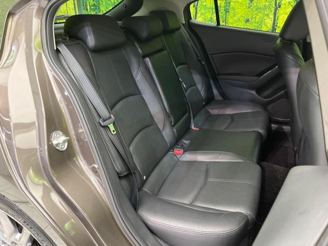 �R���p�N�g�J�[�ł����A�Z�J���h�V�[�g�͏\���ȍL����������K�ɂ���肢�������܂���V�[�g��|���đ傫�ȉו���ς񂾂�ƁA�p�r�̕����L���P��ł��B