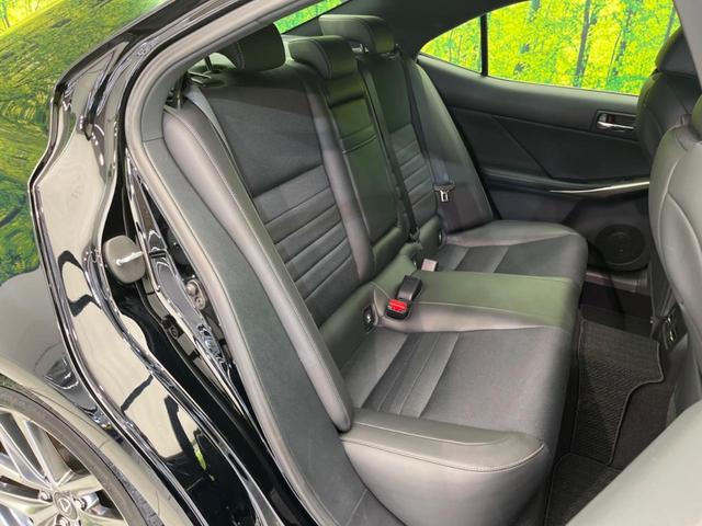 �y�n�[�t���U�[�V�[�g�z�������ƍ���S�n�𗼗������l�C�̃V�[�g���w�ʁE���ʂ̃t�@�u���b�N�f�ނ́A�ʋC���̗ǂ��⊊��ɂ����ɗD��Ă��܂��B�C���╞���ɍ��E���ꂸ���K�ɂ���肢�������܂��B