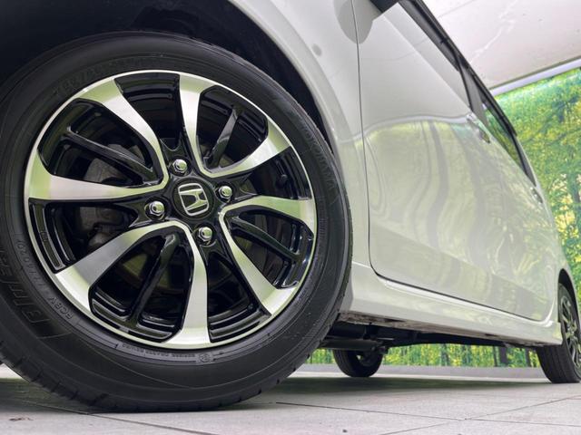 �y�����P�S�C���`�A���~�z�C�[���z�O�ςɃ}�b�`���������A���~�z�C�[���𑕒����Ă���܂��B�e��ЊO�A���~�z�C�[����A�X�^�b�h���X�^�C�����戵�����Ă���܂��B���񂲑��k����������