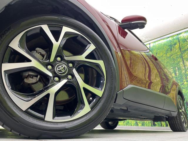 【純正１８インチアルミホイール】外観にマッチした純正アルミホイールを装着しております。各種社外アルミホイールや、スタッドレスタイヤも取扱いしております。是非ご相談ください♪