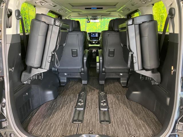２．５Ｓ　Ｃパッケージ　サンルーフ　両側電動ドア　フリップダウンモニター　ディスプレイオーディオ　バックカメラ　禁煙車　衝突被害軽減システム　レーダークルーズ　電動リアゲート　前席シートエアコン（画像11）