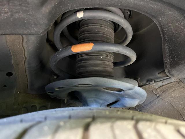 ２．５Ｓ　Ｃパッケージ　サンルーフ　両側電動ドア　フリップダウンモニター　ディスプレイオーディオ　バックカメラ　禁煙車　衝突被害軽減システム　レーダークルーズ　電動リアゲート　前席シートエアコン（画像21）