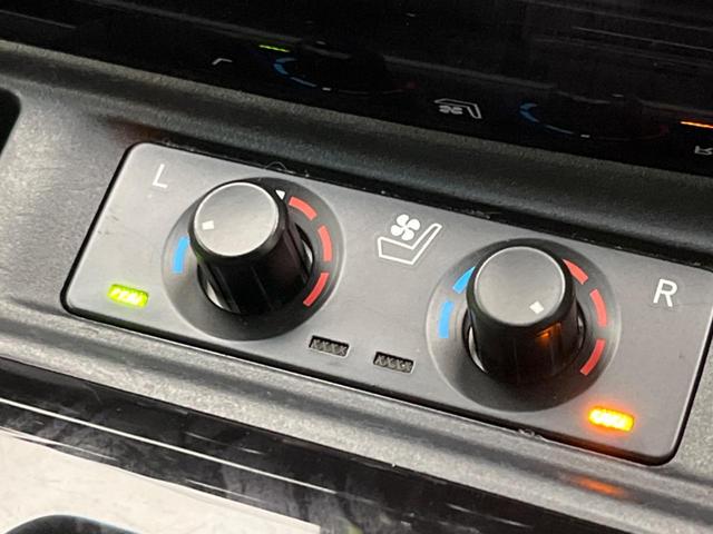 ２．５Ｓ　Ｃパッケージ　サンルーフ　両側電動ドア　フリップダウンモニター　ディスプレイオーディオ　バックカメラ　禁煙車　衝突被害軽減システム　レーダークルーズ　電動リアゲート　前席シートエアコン（画像54）