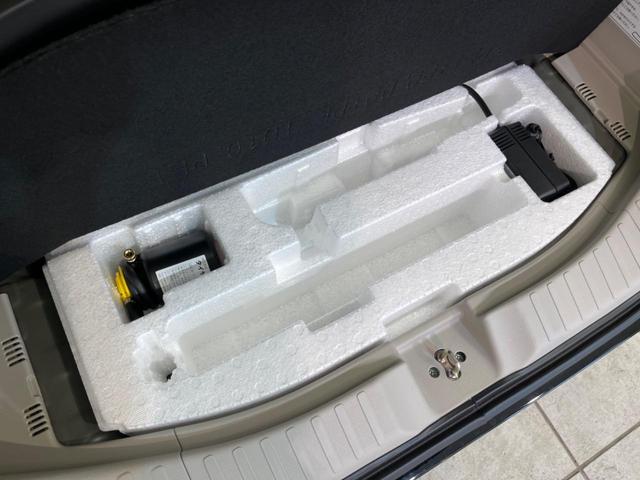 ベースグレード　届出済未使用車　電動スライドドア　バックカメラ　衝突被害軽減システム　コーナーセンサー　スマートキー　ＬＥＤヘッド　オートハイビーム　車線逸脱警報　オートライト　オートエアコン（画像30）