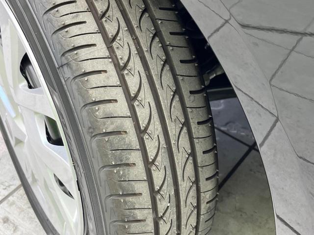 ベースグレード　届出済未使用車　電動スライドドア　バックカメラ　衝突被害軽減システム　コーナーセンサー　スマートキー　ＬＥＤヘッド　オートハイビーム　車線逸脱警報　オートライト　オートエアコン（画像36）