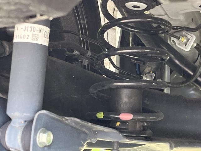 ベースグレード　電動ドア　純正ナビ　バックカメラ　衝突軽減システム　シートヒーター　禁煙車　コーナーセンサー　スマートキー　ＬＥＤヘッド　純正１４インチアルミ　オートハイビーム　車線逸脱警報　オートライト（画像20）