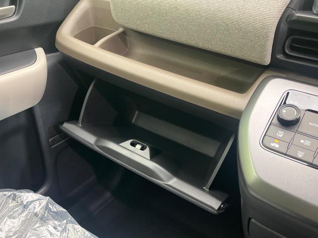 エアー　登録済み未使用車　純正８インチコネクトナビ　衝突軽減　両側電動スライド　禁煙車　レーダークルーズ　電動パーキングブレーキ　レーンアシスト　クリアランスソナー　Ｂｌｕｅｔｏｏｔｈ　電動格納（画像49）