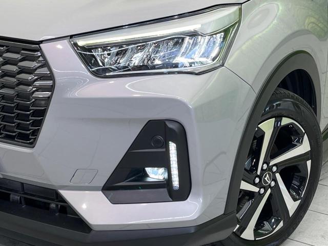 プレミアムＧ　ＨＥＶ　衝突軽減装置　禁煙車　９インチディスプレイオーディオ　全周囲カメラ　レーダークルーズコントロール　ＬＥＤヘッドライト　シートヒーター　スマートキー　コーナーセンサー　ステアリングスイッチ（画像12）