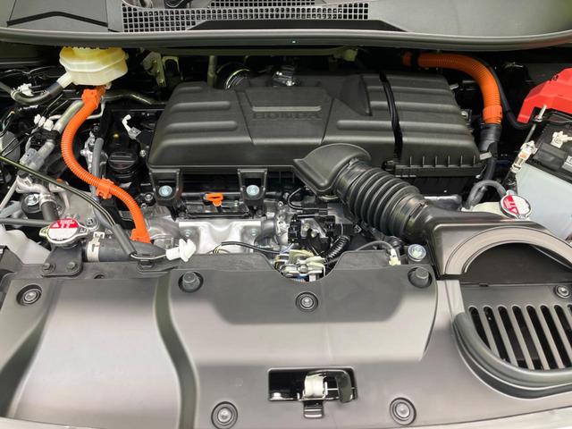 ｅ：ＨＥＶスパーダ　登録済未使用車　両側電動ドア　全周囲カメラ　衝突被害軽減システム　ハーフレザーシート　コーナーセンサー　スマートキー　ＬＥＤヘッド　純正１６インチアルミ　オートハイビーム　車線逸脱警報　オートライト（画像19）