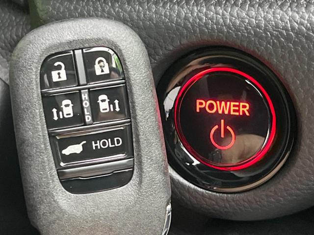 ｅ：ＨＥＶスパーダ　登録済未使用車　両側電動ドア　全周囲カメラ　衝突被害軽減システム　ハーフレザーシート　コーナーセンサー　スマートキー　ＬＥＤヘッド　純正１６インチアルミ　オートハイビーム　車線逸脱警報　オートライト（画像26）
