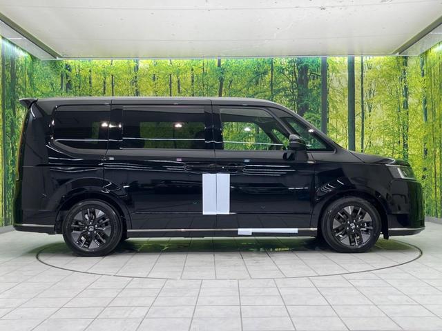 ｅ：ＨＥＶスパーダ　登録済未使用車　両側電動ドア　全周囲カメラ　衝突被害軽減システム　ハーフレザーシート　コーナーセンサー　スマートキー　ＬＥＤヘッド　純正１６インチアルミ　オートハイビーム　車線逸脱警報　オートライト（画像41）