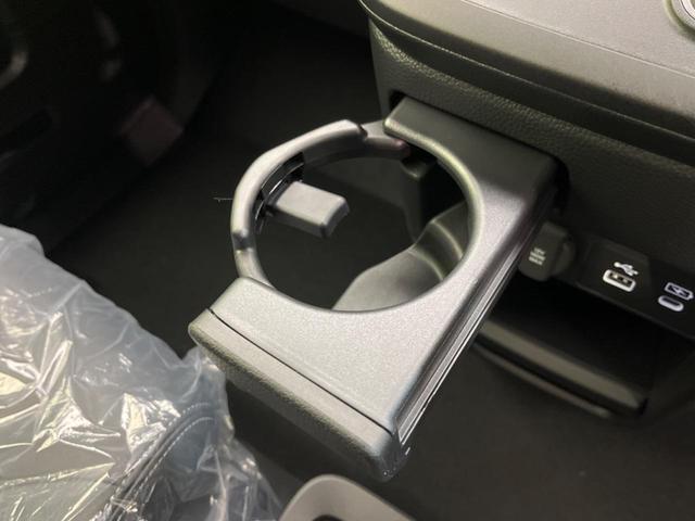 ｅ：ＨＥＶスパーダ　登録済未使用車　両側電動ドア　全周囲カメラ　衝突被害軽減システム　ハーフレザーシート　コーナーセンサー　スマートキー　ＬＥＤヘッド　純正１６インチアルミ　オートハイビーム　車線逸脱警報　オートライト（画像55）