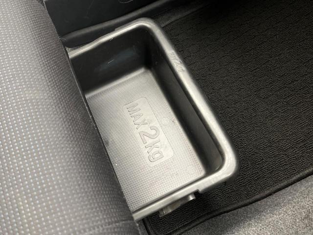 Ｘ　禁煙車　スマートキー　オートエアコン　ＣＤ　電動格納ミラー　プライバシーガラス　アイドリングストップ　ベンチシート　ドアバイザー（画像45）