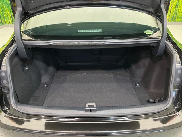 ＩＳ３００ｈ　バージョンＬ　オプションアルミ　純正ナビ　バックカメラ　衝突被害軽減　禁煙車　レーダークルーズ　パワーシート　ドラレコ　コーナーセンサー　スマートキー　ＬＥＤヘッド　ＥＴＣ　純正１８インチアルミ　オートライト（画像10）