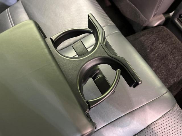 ＩＳ３００ｈ　バージョンＬ　オプションアルミ　純正ナビ　バックカメラ　衝突被害軽減　禁煙車　レーダークルーズ　パワーシート　ドラレコ　コーナーセンサー　スマートキー　ＬＥＤヘッド　ＥＴＣ　純正１８インチアルミ　オートライト（画像60）