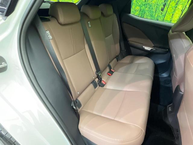 エレガント　全周囲カメラ　衝突軽減　レーダークルーズ　禁煙車　９．８インチディスプレイオーディオ　コーナーセンサー　レーンキープ　スマートキー　ＬＥＤヘッド　２．０ＥＴＣ　車線逸脱警報（画像9）