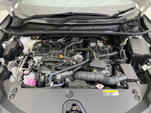 エレガント　全周囲カメラ　衝突軽減　レーダークルーズ　禁煙車　９．８インチディスプレイオーディオ　コーナーセンサー　レーンキープ　スマートキー　ＬＥＤヘッド　２．０ＥＴＣ　車線逸脱警報（画像18）