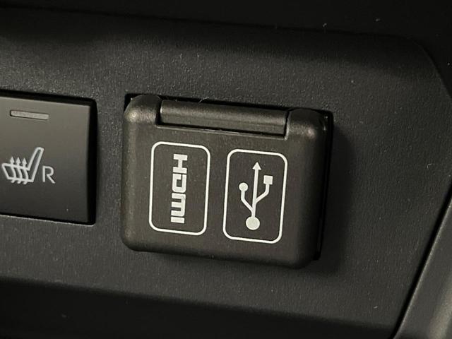 プレミアムＧ　ＨＥＶ　ディスプレイオーディオ　全周囲カメラ　衝突軽減システム　シートヒーター　スマートキー　禁煙車　ハーフレザーシート　コーナーセンサー　スマートキー　ＬＥＤヘッド　純正１７インチアルミ（画像21）
