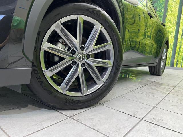 リラックス　衝突軽減装置　禁煙車　全周囲カメラ　純正９インチディスプレイオーディオ　レーダークルーズコントロール　茶革シート　ＥＴＣ２．０　Ｂｌｕｅｔｏｏｔｈ　フルセグ　シートヒーター　パワーバックドア（画像13）