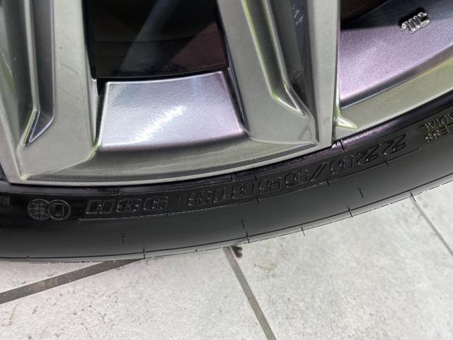 リラックス　衝突軽減装置　禁煙車　全周囲カメラ　純正９インチディスプレイオーディオ　レーダークルーズコントロール　茶革シート　ＥＴＣ２．０　Ｂｌｕｅｔｏｏｔｈ　フルセグ　シートヒーター　パワーバックドア（画像22）