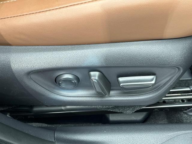 リラックス　衝突軽減装置　禁煙車　全周囲カメラ　純正９インチディスプレイオーディオ　レーダークルーズコントロール　茶革シート　ＥＴＣ２．０　Ｂｌｕｅｔｏｏｔｈ　フルセグ　シートヒーター　パワーバックドア（画像40）