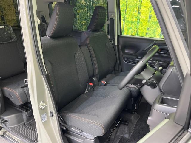 ハイブリッドＸＺ　両側電動スライド　禁煙車　衝突軽減装置　メーカー９インチ　全周囲カメラ　ＥＴＣ　Ｂｌｕｅｔｏｏｔｈ　フルセグ　シートヒーター　ステアリングスイッチ　レーダークルーズコントロール　革巻きステアリング（画像8）