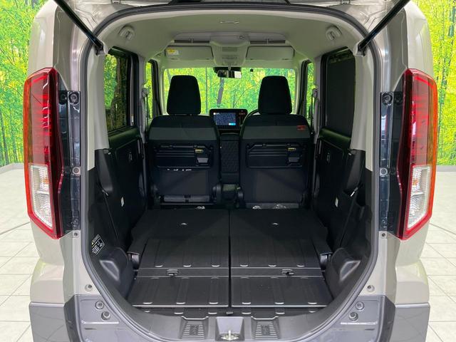 ハイブリッドＸＺ　両側電動スライド　禁煙車　衝突軽減装置　メーカー９インチ　全周囲カメラ　ＥＴＣ　Ｂｌｕｅｔｏｏｔｈ　フルセグ　シートヒーター　ステアリングスイッチ　レーダークルーズコントロール　革巻きステアリング（画像10）