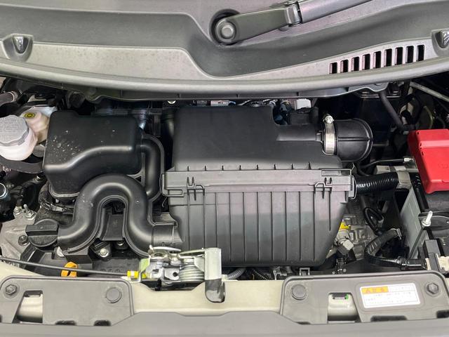 ハイブリッドＸＺ　両側電動スライド　禁煙車　衝突軽減装置　メーカー９インチ　全周囲カメラ　ＥＴＣ　Ｂｌｕｅｔｏｏｔｈ　フルセグ　シートヒーター　ステアリングスイッチ　レーダークルーズコントロール　革巻きステアリング（画像18）