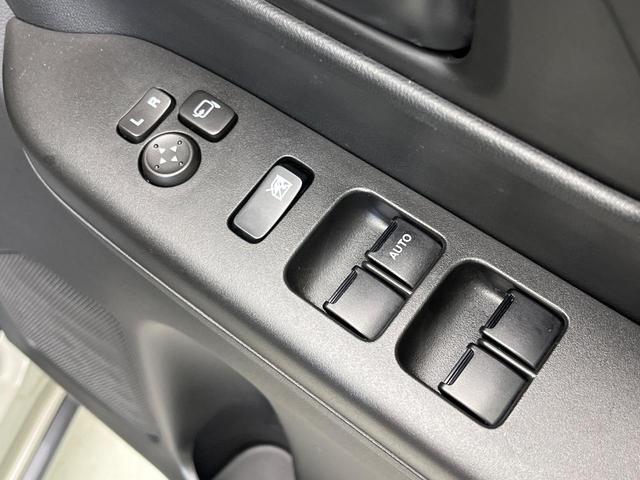 ハイブリッドＸＺ　両側電動スライド　禁煙車　衝突軽減装置　メーカー９インチ　全周囲カメラ　ＥＴＣ　Ｂｌｕｅｔｏｏｔｈ　フルセグ　シートヒーター　ステアリングスイッチ　レーダークルーズコントロール　革巻きステアリング（画像34）