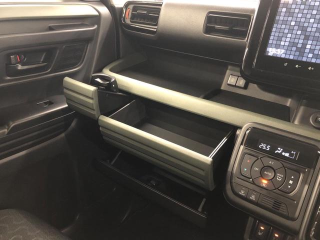 ハイブリッドＸＺ　両側電動スライド　禁煙車　衝突軽減装置　メーカー９インチ　全周囲カメラ　ＥＴＣ　Ｂｌｕｅｔｏｏｔｈ　フルセグ　シートヒーター　ステアリングスイッチ　レーダークルーズコントロール　革巻きステアリング（画像55）
