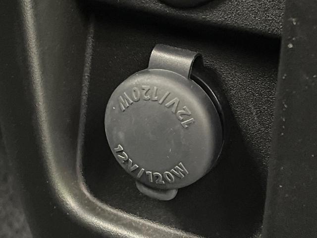 ハイブリッドＸＳ　メーカー９インチナビ　禁煙車　全周囲カメラ　両側電動スライド　レーダークルーズコントロール　ステアリングスイッチ　革巻きステアリング　Ｂｌｕｅｔｏｏｔｈ　フルセグ　シートヒーター　スマートキー（画像9）