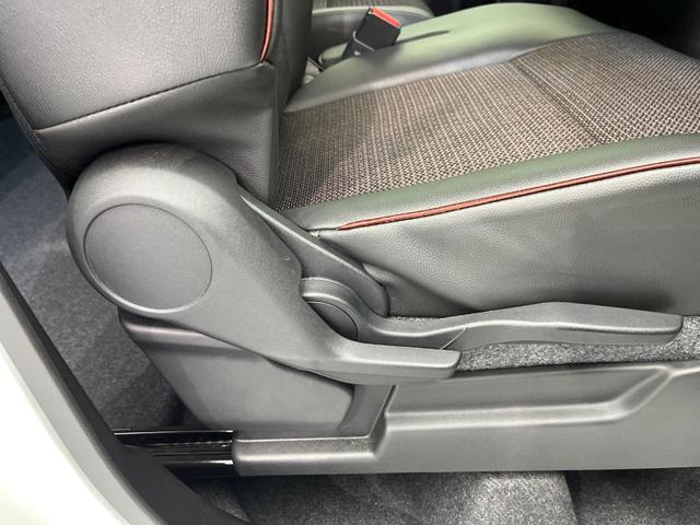 ハイブリッドＸＳ　メーカー９インチナビ　禁煙車　全周囲カメラ　両側電動スライド　レーダークルーズコントロール　ステアリングスイッチ　革巻きステアリング　Ｂｌｕｅｔｏｏｔｈ　フルセグ　シートヒーター　スマートキー（画像35）