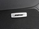 【BOSEサウンドシステム】メーカーオプションの高品位サウンドシステムを搭載。専用のチューニングが施された大小様々なスピーカーから良質なサウンドが奏でられ、臨場感あふれる音響空間を演出します。