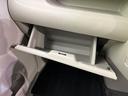 Ｌ　ＳＡ　衝突軽減装置　禁煙車　ＳＤナビ　ＥＴＣ　Ｂｌｕｅｔｏｏｔｈ　両側スライドドア　ＣＤ／ＤＶＤ再生　地デジ　盗難防止装置　プライバシーガラス　アイドリングストップ　ベンチシート　横滑防止装置（48枚目）