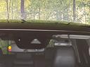 【i-ACTIVESENSE】走行中に前方の車両等を認識し、衝突しそうな時は警報とブレーキで衝突回避と被害軽減をアシスト。より安全にドライブをお楽しみいただけます。