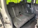 後部座席も気になるようなキズ・汚れやへたり等、大きなダメージはなく、良好な状態です。