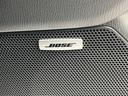 【BOSEサウンドシステム】メーカーオプションの高品位サウンドシステムを搭載。専用のチューニングが施された大小様々なスピーカーから良質なサウンドが奏でられ、臨場感あふれる音響空間を演出します。