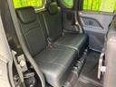 後部座席も気になるようなキズ・汚れやへたり等、大きなダメージはなく、良好な状態です。