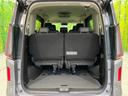 普段のお買い物や通勤、送迎等に十分な荷室スペースを確保しております。サードシートを跳ね上げると、大きな荷物の積載も可能です♪