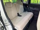 後部座席も気になるようなキズ・汚れやへたり等、大きなダメージはなく、良好な状態です。