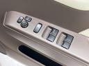 【電動格納ミラー】サイドミラーは電動格納式となっており、狭い駐車場でもキズがつくリスクを抑えられます。