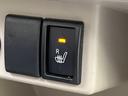 【シートヒーター】寒い日に重宝するシートヒーター!エアコンより早く温まってくれるので寒がりの人も安心ですね♪エアコンの温風は乾燥するから苦手、という方にもをおすすめです。
