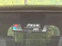 【プリクラッシュセーフティ】前方の車両等を検知し、衝突しそうな時は警報で注意を促し、ブレーキを踏む力をサポート。ブレーキを踏めなかった場合は衝突被害軽減ブレーキが作動、衝突回避をサポートします。